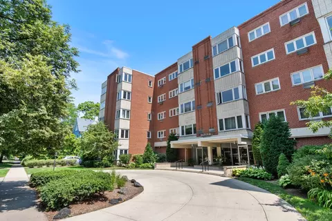 2033 Sherman Ave #404, Evanston, IL 60201