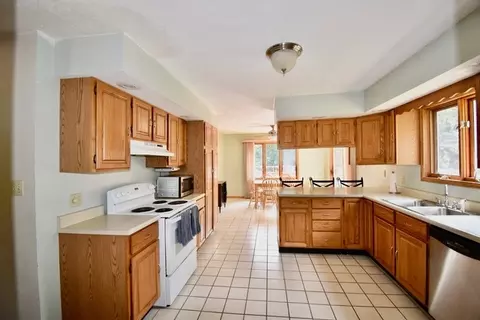 Kitchen - 8569 N 2300 East Rd, Downs, IL 61736 photo 4 of 4