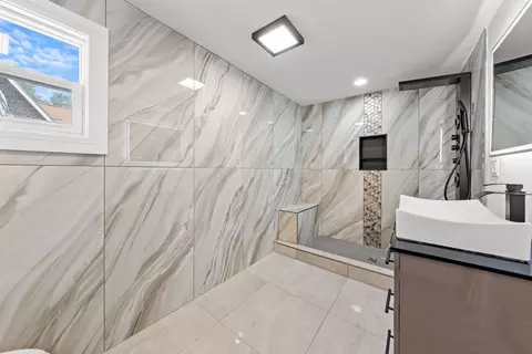 1646 E 83rd Pl, Chicago, IL 60617 photo 24