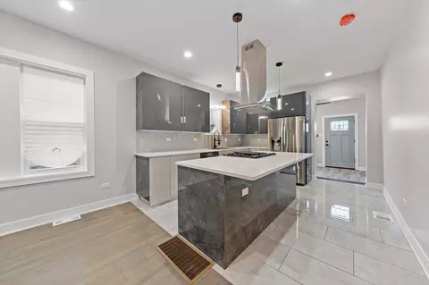 1646 E 83rd Pl, Chicago, IL 60617 photo 6