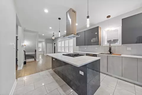 1646 E 83rd Pl, Chicago, IL 60617 photo 12