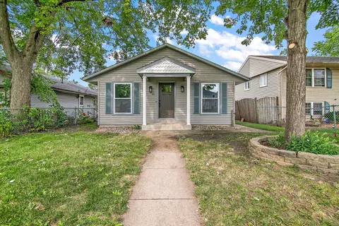 247 N Quincy Ave, Bradley, IL 60915