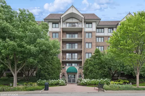 15 S Pine St #601A, Mount Prospect, IL 60056
