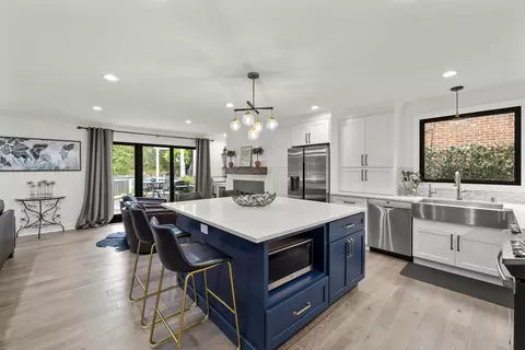 Kitchen - 117 E Blodgett Ave, Lake Bluff, IL 60044 photo 1 of 8