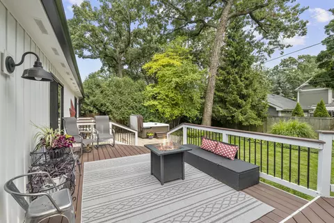Exterior - 117 E Blodgett Ave, Lake Bluff, IL 60044 photo 8 of 13