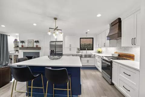 Kitchen - 117 E Blodgett Ave, Lake Bluff, IL 60044 photo 5 of 8
