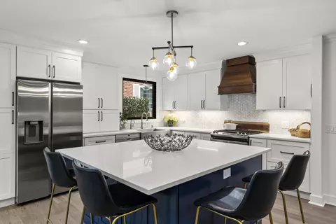 Kitchen - 117 E Blodgett Ave, Lake Bluff, IL 60044 photo 4 of 8