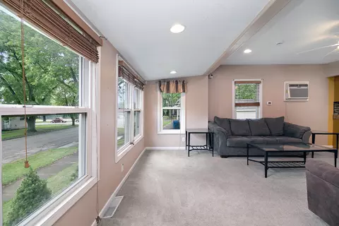 855 W Bridge St, Kankakee, IL 60901 photo 4
