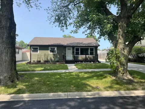 8704 S 51st Ave, Oak Lawn, IL 60453