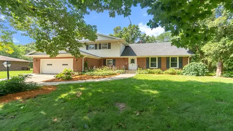 1612 Aragona Dr, Rockford, IL 61102