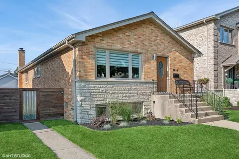7648 W Catalpa Ave, Chicago, IL 60656