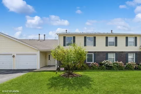 327 Newport Ln #B2, Bartlett, IL 60103