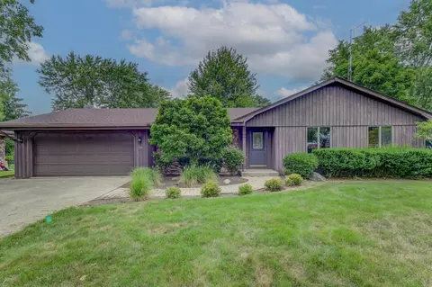 519 Melrose Ln, Beecher, IL 60401