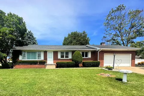 35 Manhattan Dr, Streator, IL 61364