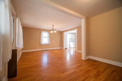 721 E Main St, Clinton, IL 61727 photo 9