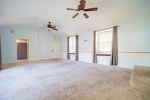 721 E Main St, Clinton, IL 61727 photo 18