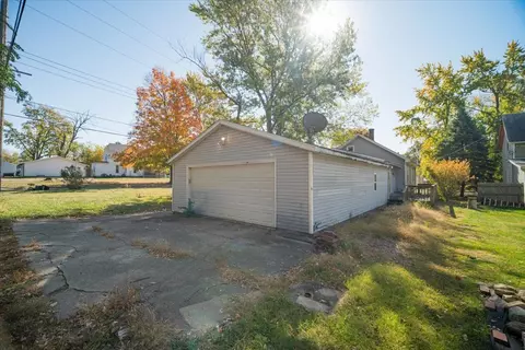 721 E Main St, Clinton, IL 61727 photo 29