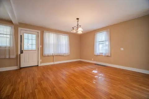 721 E Main St, Clinton, IL 61727 photo 12