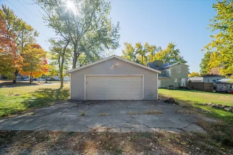 721 E Main St, Clinton, IL 61727 photo 28