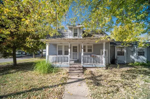 721 E Main St, Clinton, IL 61727