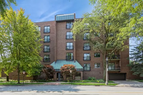7575 Lake St #3A, River Forest, IL 60305