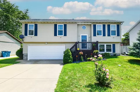 1308 N Nixon Dr, Pontiac, IL 61764