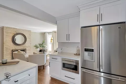 Kitchen - 1620 Stonebridge Trl, Wheaton, IL 60189 photo 4 of 4