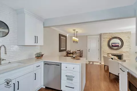 Kitchen - 1620 Stonebridge Trl, Wheaton, IL 60189 photo 3 of 4