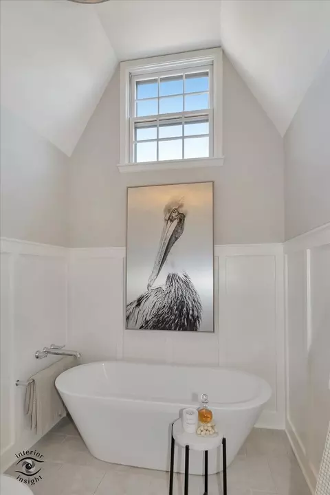 Bath - 1620 Stonebridge Trl, Wheaton, IL 60189 photo 4 of 6