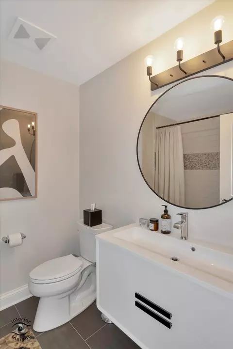 Bath - 1620 Stonebridge Trl, Wheaton, IL 60189 photo 5 of 6