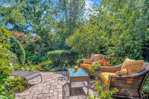 Exterior - 1620 Stonebridge Trl, Wheaton, IL 60189 photo 2 of 5