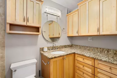 Bath - 100 E Walton St #26D, Chicago, IL 60611 photo 1 of 2