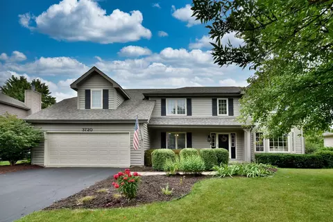 3720 Candeur Dr, Naperville, IL 60564