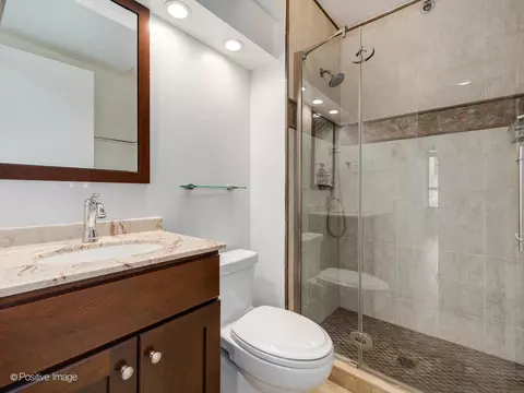 Bath - 400 E Ohio St #802, Chicago, IL 60611 photo 2 of 2