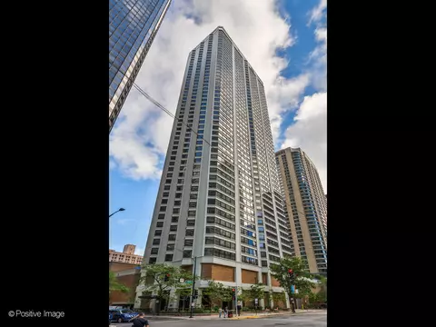 400 E Ohio St #802, Chicago, IL 60611