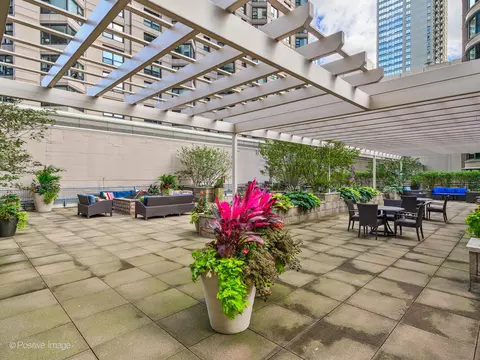 Exterior - 400 E Ohio St #802, Chicago, IL 60611 photo 4 of 5