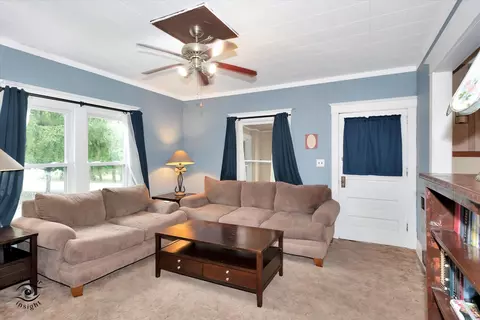 463 S Third St, Peotone, IL 60468 photo 2