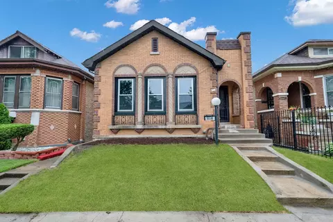 9038 S May St, Chicago, IL 60620