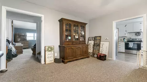 Entry Way - 9237 N Conger Rd, Byron, IL 61010 photo 2 of 4