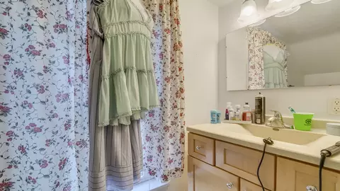 Bath - 9237 N Conger Rd, Byron, IL 61010 photo 5 of 6