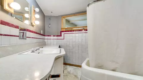 Bath - 9237 N Conger Rd, Byron, IL 61010 photo 1 of 6