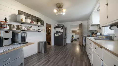 Kitchen - 9237 N Conger Rd, Byron, IL 61010 photo 4 of 4