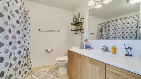 Bath - 9237 N Conger Rd, Byron, IL 61010 photo 4 of 6