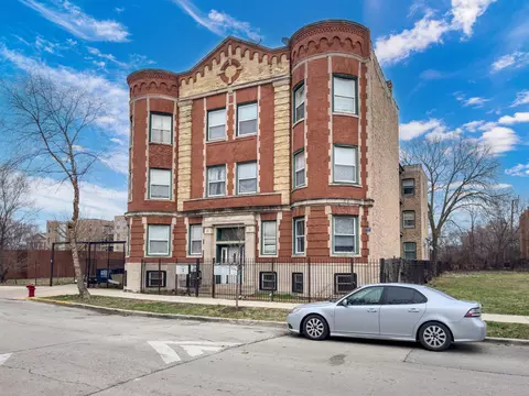5203 S Calumet Ave #1D, Chicago, IL 60615