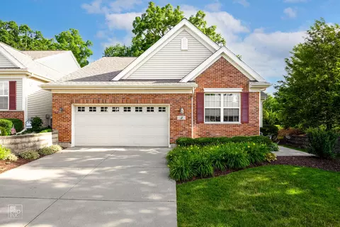 3 Tall Grass Ct, Streamwood, IL 60107