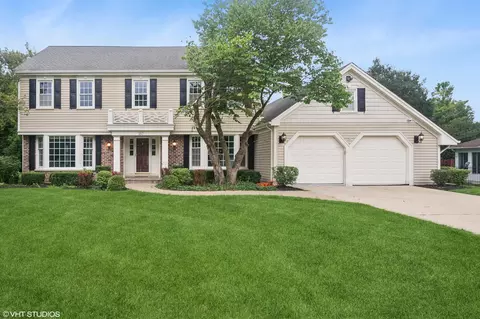 157 Hilltop Ave, Barrington, IL 60010