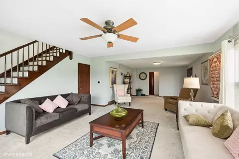 Living - 11719 Engelhardt Rd, Harvard, IL 60033 photo 2 of 3
