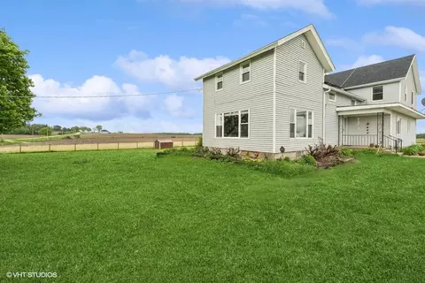 11719 Engelhardt Rd, Harvard, IL 60033