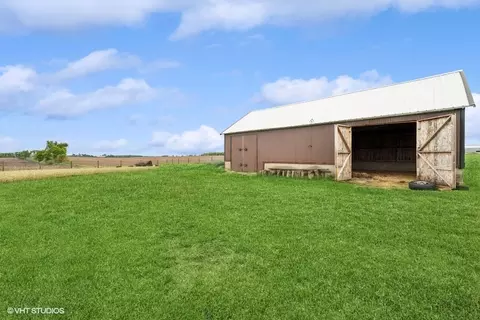 Exterior - 11719 Engelhardt Rd, Harvard, IL 60033 photo 4 of 4