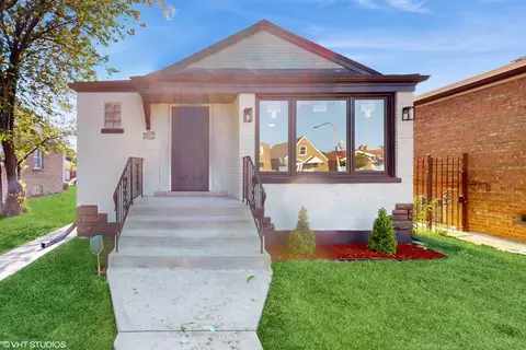 9812 S Ingleside Ave, Chicago, IL 60628